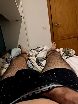 Yannick04 online show from November 17, 12:38 am