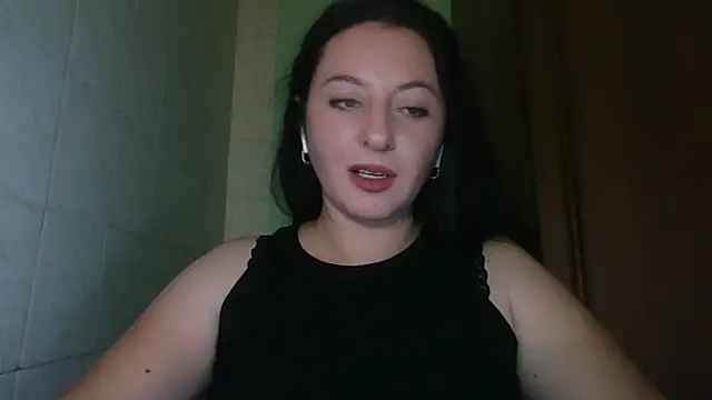 Snapshot of MelinaAx chatting on November 14, 11:02 pm MelinaAx online show from November 14, 11:02 pm