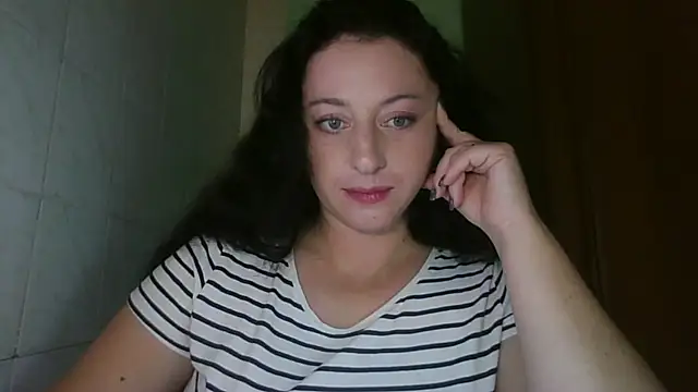 Snapshot of MelinaAx chatting on November 22, 7:35 pm MelinaAx online show from November 22, 7:35 pm