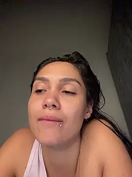 Snapshot of carolsapequinha chatting on June 21, 10:12 pm carolsapequinha online show from June 21, 10:12 pm
