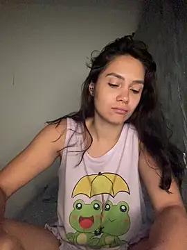 Snapshot of carolsapequinha chatting on June 24, 11:31 am carolsapequinha online show from June 24, 11:31 am