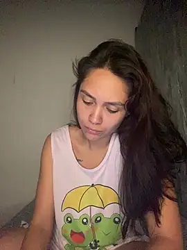 Snapshot of carolsapequinha chatting on July 5, 4:30 am carolsapequinha online show from July 5, 4:30 am