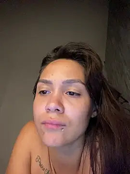 Snapshot of carolsapequinha chatting on July 8, 3:44 am carolsapequinha online show from July 8, 3:44 am