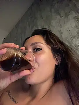 Snapshot of carolsapequinha chatting on July 14, 3:33 am carolsapequinha online show from July 14, 3:33 am