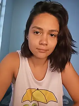 Snapshot of carolsapequinha chatting on August 6, 10:50 am carolsapequinha online show from August 6, 10:50 am
