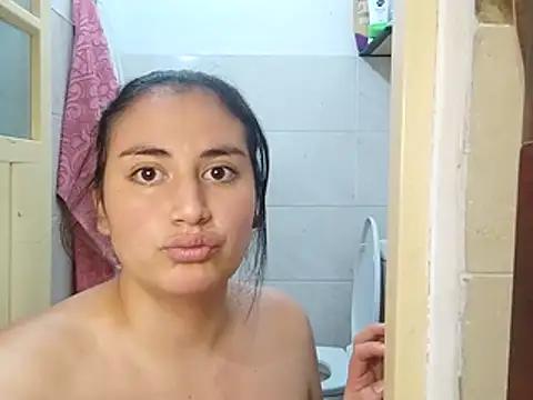 Snapshot of White_Queen_1 chatting on December 14, 3:01 am White Queen 1 online show from December 14, 3:01 am