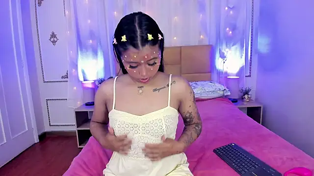 AuroraMontclair online show from November 20, 12:05 pm