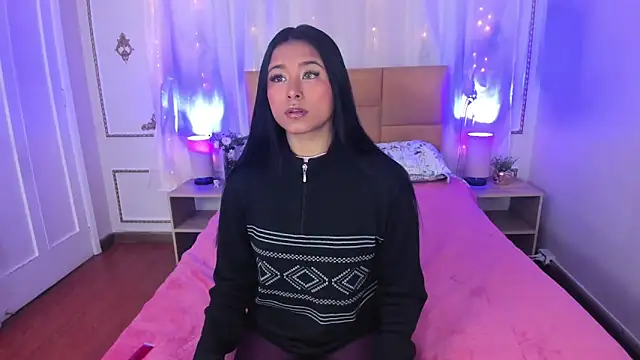 AuroraMontclair online show from December 4, 11:41 am