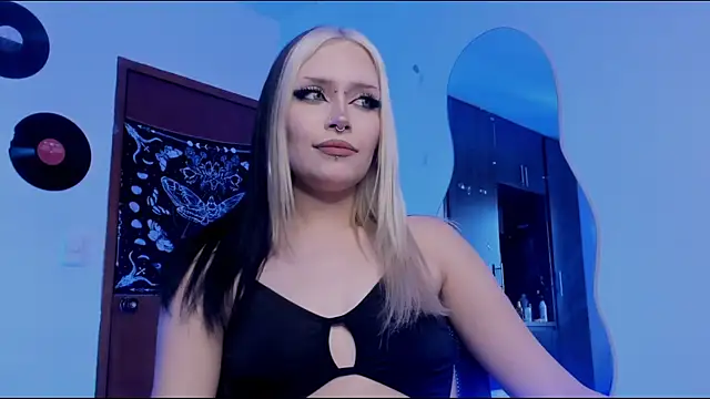 Snapshot of scorpiogyal chatting on November 26, 4:08 pm scorpiogyal online show from November 26, 4:08 pm