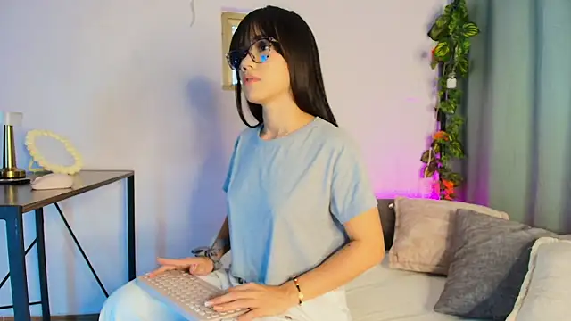 Snapshot of lizzy_kane chatting on November 29, 8:12 pm lizzy kane online show from November 29, 8:12 pm