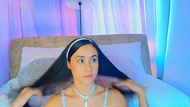 Snapshot of lizzy_kane chatting on May 12, 8:17 pm lizzy kane online show from May 12, 8:17 pm