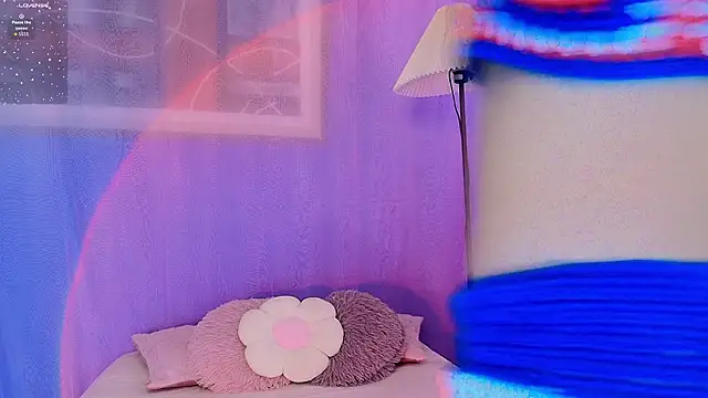 Snapshot of lizzy_kane chatting on July 8, 8:13 pm lizzy kane online show from July 8, 8:13 pm