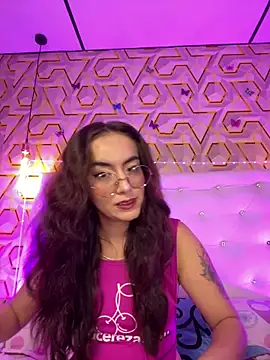 Snapshot of MelanyyJhonson15 chatting on June 12, 9:14 pm MelanyyJhonson15 online show from June 12, 9:14 pm
