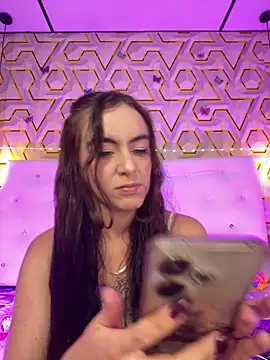 Snapshot of MelanyyJhonson15 chatting on June 14, 8:44 pm MelanyyJhonson15 online show from June 14, 8:44 pm