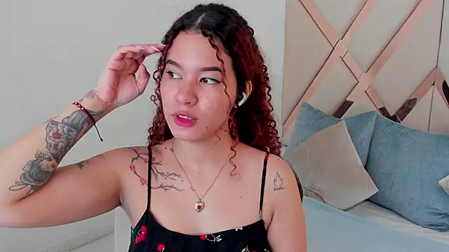 avrilwaynee online show from March 12, 11:49 am