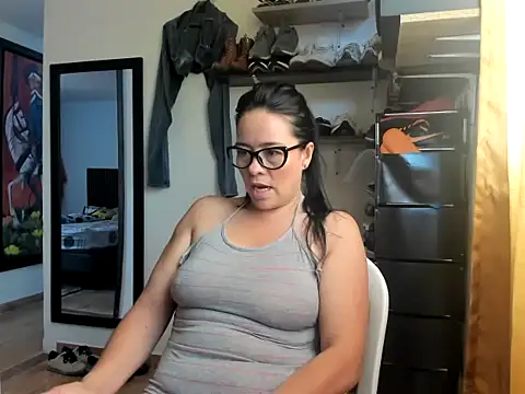 Snapshot of caroline_47 chatting on May 22, 2:01 pm caroline 47 online show from May 22, 2:01 pm
