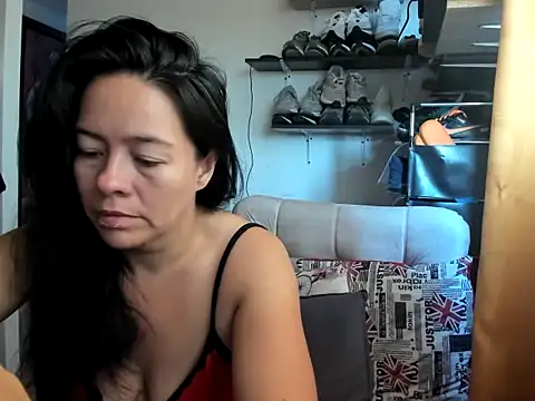 Snapshot of caroline_47 chatting on June 20, 1:36 pm caroline 47 online show from June 20, 1:36 pm
