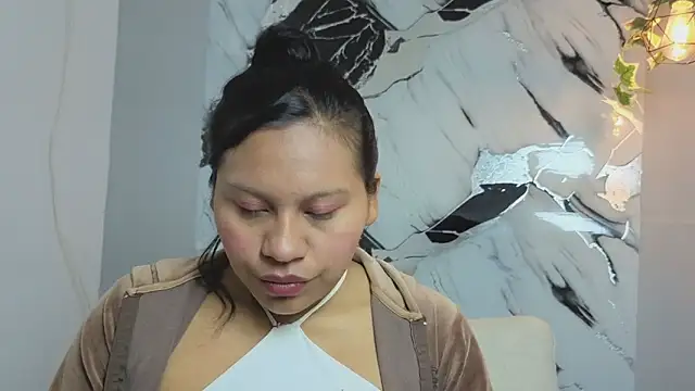 Snapshot of Hanna_Goldenst chatting on November 24, 7:13 pm Hanna Goldenst online show from November 24, 7:13 pm