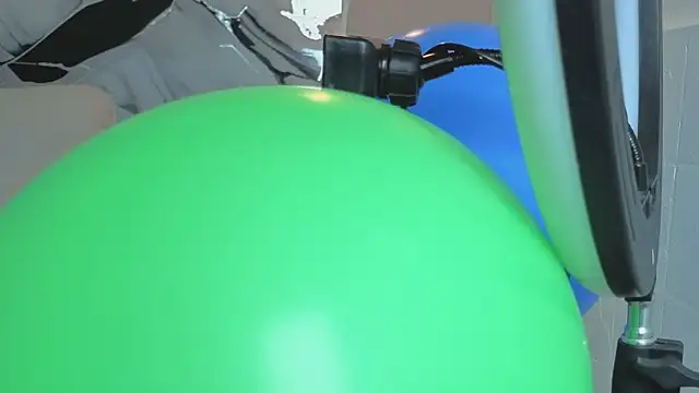 Snapshot of Hanna_Goldenst chatting on December 19, 11:39 am Hanna Goldenst online show from December 19, 11:39 am