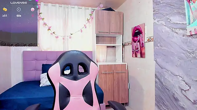 roxy wildd online show from November 26, 1:34 pm