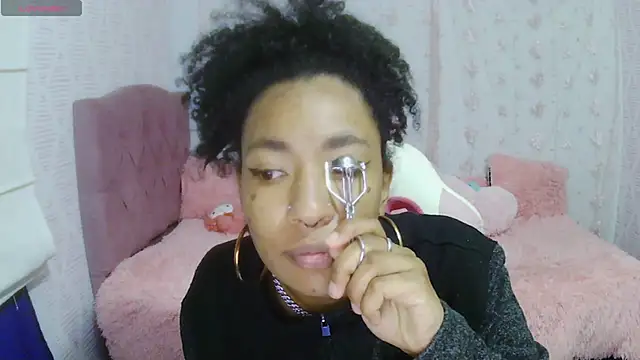 Snapshot of afrodita_188 chatting on November 17, 11:43 pm afrodita 188 online show from November 17, 11:43 pm