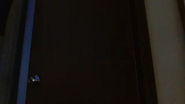 Lauragomezz online show from November 21, 8:40 pm