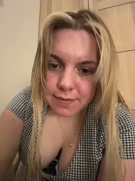 Snapshot of Nallinee chatting on November 27, 10:56 pm Nallinee online show from November 27, 10:56 pm