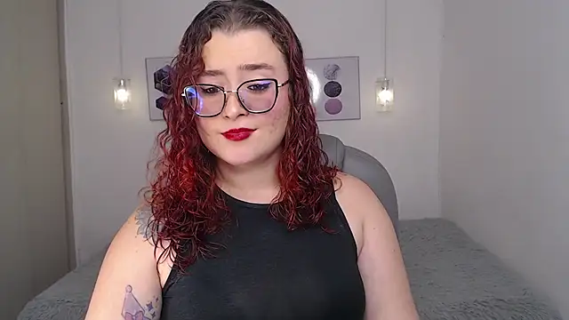 Snapshot of selene_rouse_ chatting on May 8, 10:37 pm selene rouse online show from May 8, 10:37 pm