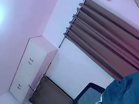 Snapshot of allnightsex9 chatting on July 5, 10:33 am allnightsex9 online show from July 5, 10:33 am