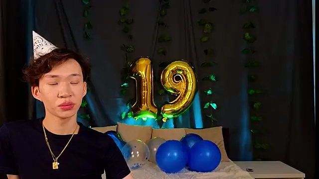 islendtakumi online show from November 19, 3:06 am