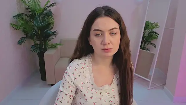 Lilia Crown online show from November 23, 3:45 pm