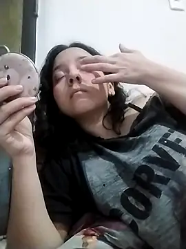 Snapshot of chibi_love chatting on November 22, 7:18 am chibi love online show from November 22, 7:18 am