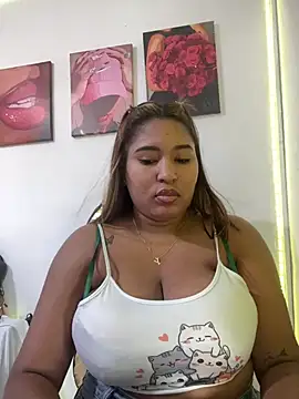 Snapshot of morena-2025 chatting on May 5, 7:55 pm morena-2025 online show from May 5, 7:55 pm