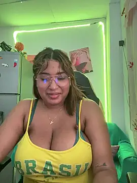 Snapshot of morena-2025 chatting on June 27, 3:11 am morena-2025 online show from June 27, 3:11 am