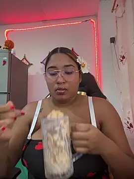 Snapshot of morena-2025 chatting on July 4, 11:00 pm morena-2025 online show from July 4, 11:00 pm