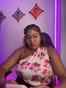 Snapshot of morena-2025 chatting on July 11, 7:49 pm morena-2025 online show from July 11, 7:49 pm