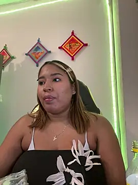 Snapshot of morena-2025 chatting on July 24, 11:03 pm morena-2025 online show from July 24, 11:03 pm