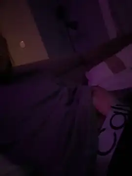 lucpompot online show from December 3, 6:32 am