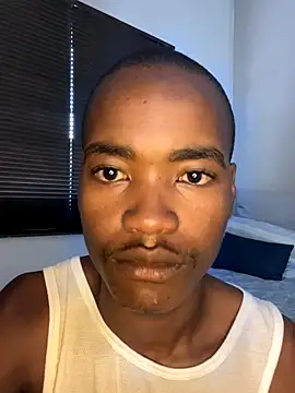 Snapshot of Boytoy_BigD chatting on November 13, 12:48 pm Boytoy BigD online show from November 13, 12:48 pm