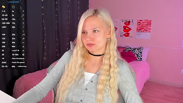 murmurmiace online show from December 5, 10:13 am