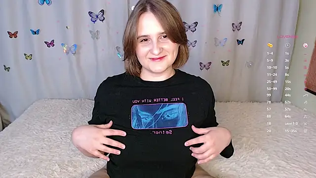 Snapshot of LightNea chatting on November 17, 1:06 pm LightNea online show from November 17, 1:06 pm