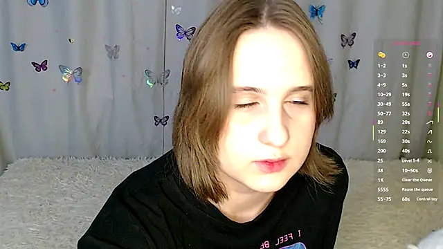 Snapshot of LightNea chatting on November 20, 2:06 pm LightNea online show from November 20, 2:06 pm