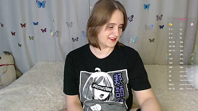 Snapshot of LightNea chatting on November 21, 1:32 pm LightNea online show from November 21, 1:32 pm