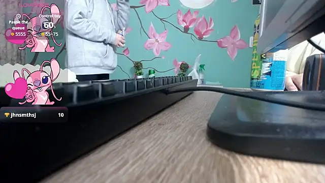 Snapshot of everest_69 chatting on November 30, 11:36 am everest 69 online show from November 30, 11:36 am