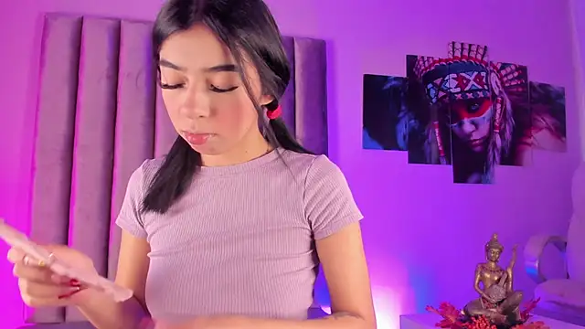 GabrielaSuarez  online show from May 5, 8:28 pm