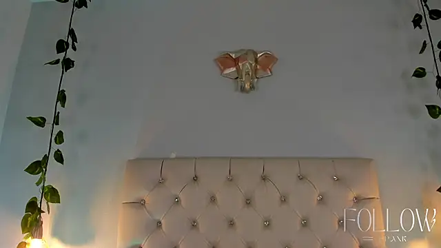 GabrielaSuarez  online show from May 13, 7:55 pm