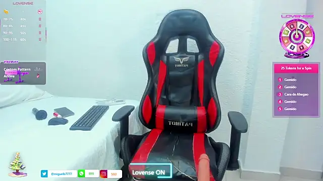 Snapshot of Jacob_77_ chatting on December 1, 7:19 pm Jacob 77 online show from December 1, 7:19 pm