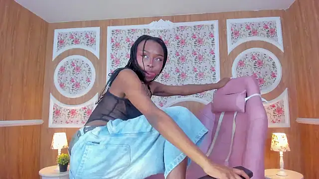 Snapshot of Midnight_Bluee chatting on November 26, 7:59 pm Midnight Bluee online show from November 26, 7:59 pm