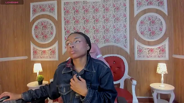 Snapshot of Midnight_Bluee chatting on November 27, 8:00 pm Midnight Bluee online show from November 27, 8:00 pm