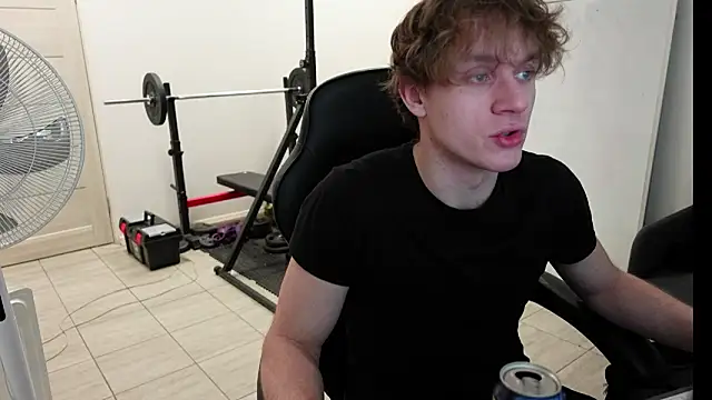 Snapshot of Charles_Dreams chatting on December 14, 3:06 pm Charles Dreams online show from December 14, 3:06 pm